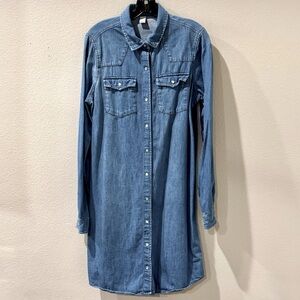 Old Navy Long Sleeve Denim Dress with Snap Buttons Size M Pristine Condition